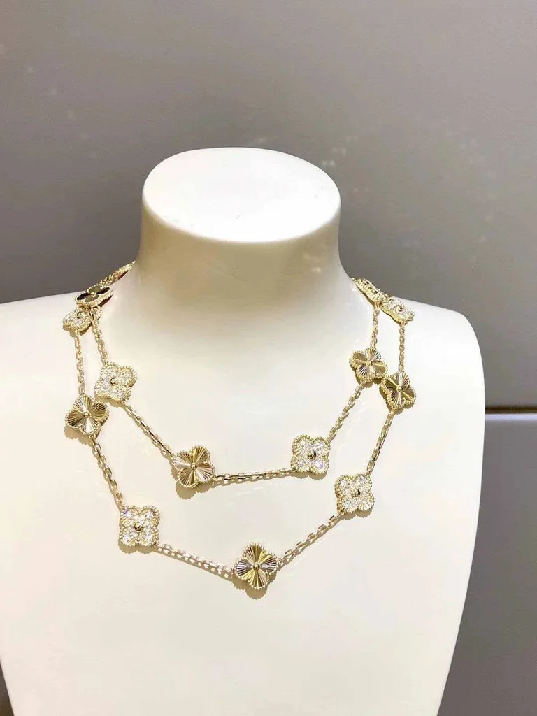 Van Cleef & Arpels VCARP4KM00 necklace Vintage Alhambra long 20 motifs Yellow gold Diamond necklace 10