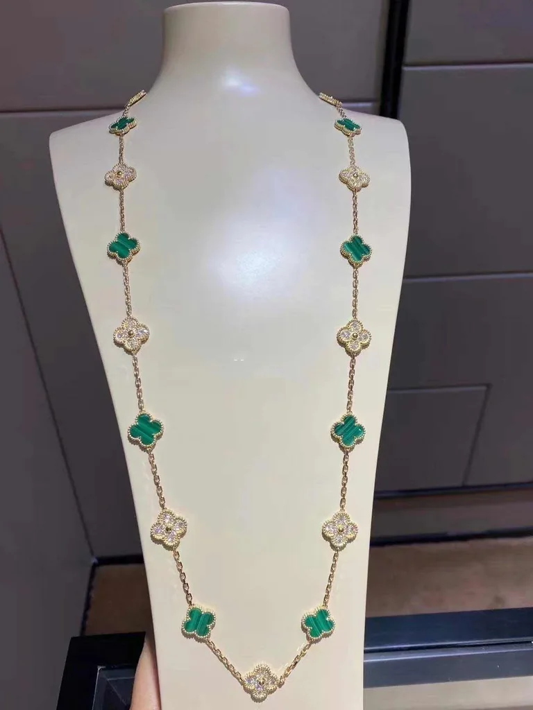 Van Cleef & Arpels VCARO7GP00 Vintage Alhambra long necklace 20 motifs Yellow gold Diamond Malachite necklace 7