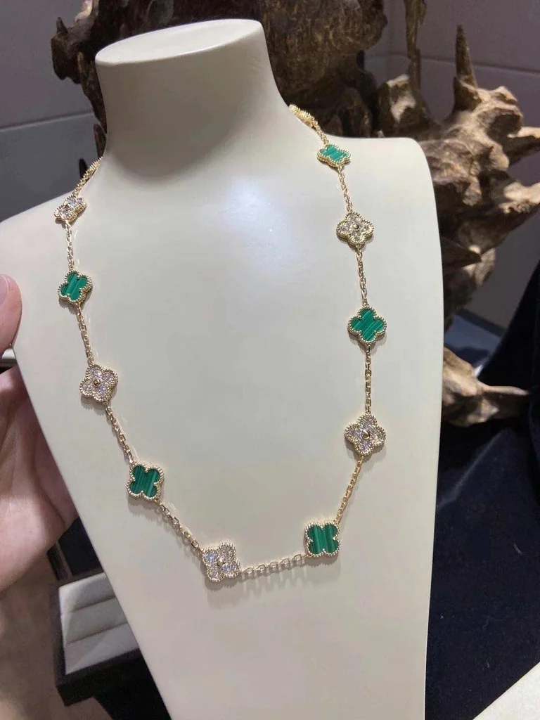 Van Cleef & Arpels VCARO7GP00 Vintage Alhambra long necklace 20 motifs Yellow gold Diamond Malachite necklace 2