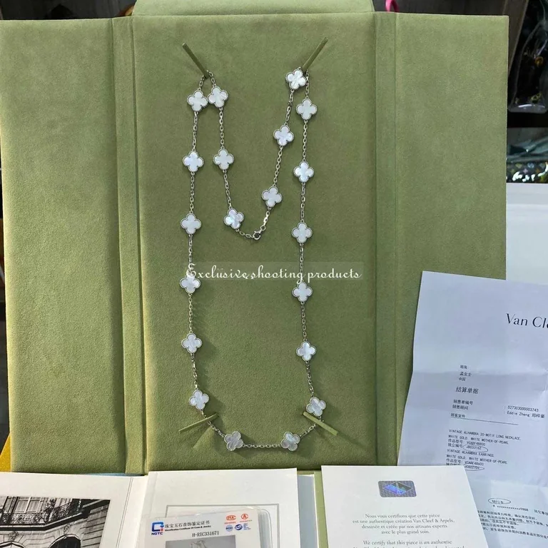 Van Cleef & Arpels VCARF48800 Vintage Alhambra long necklace 20 motifs White gold Mother-of-pearl necklace 6