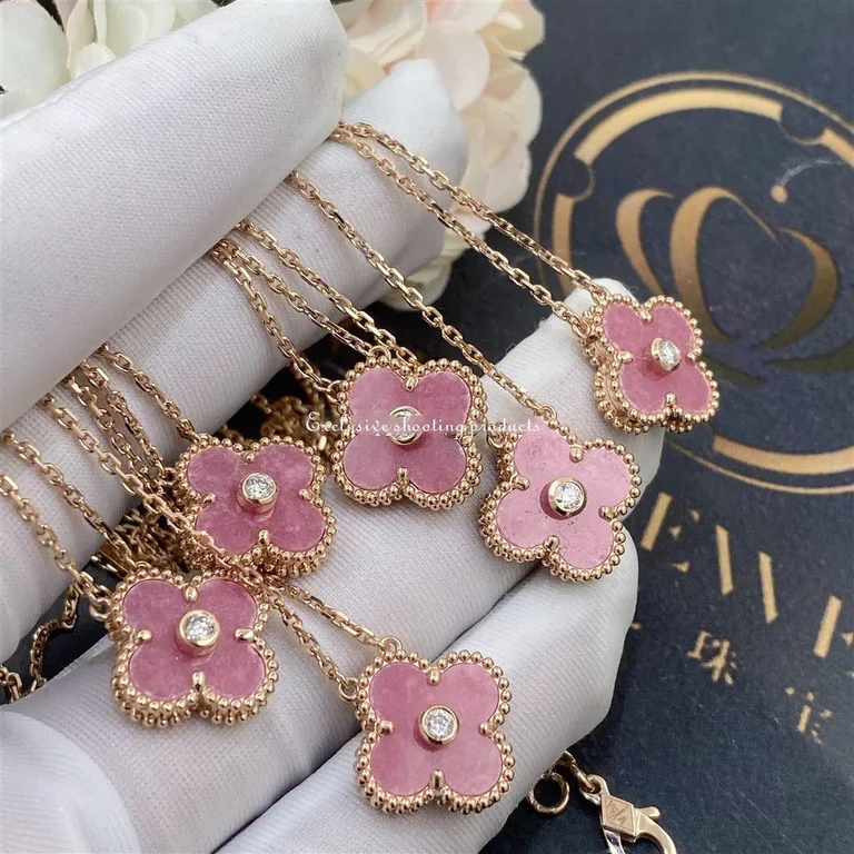 Van Cleef & Arpels VCARP7TD00 Vintage Alhambra Necklace 2021 Holiday Pendant Rose gold Rhodonite Necklaces 2