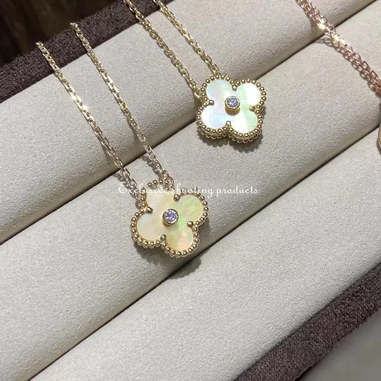 Van Cleef & Arpels Necklace Vintage Alhambra 2018 Holiday Necklace Yellow Gold Mother-of-pearl Necklace 3