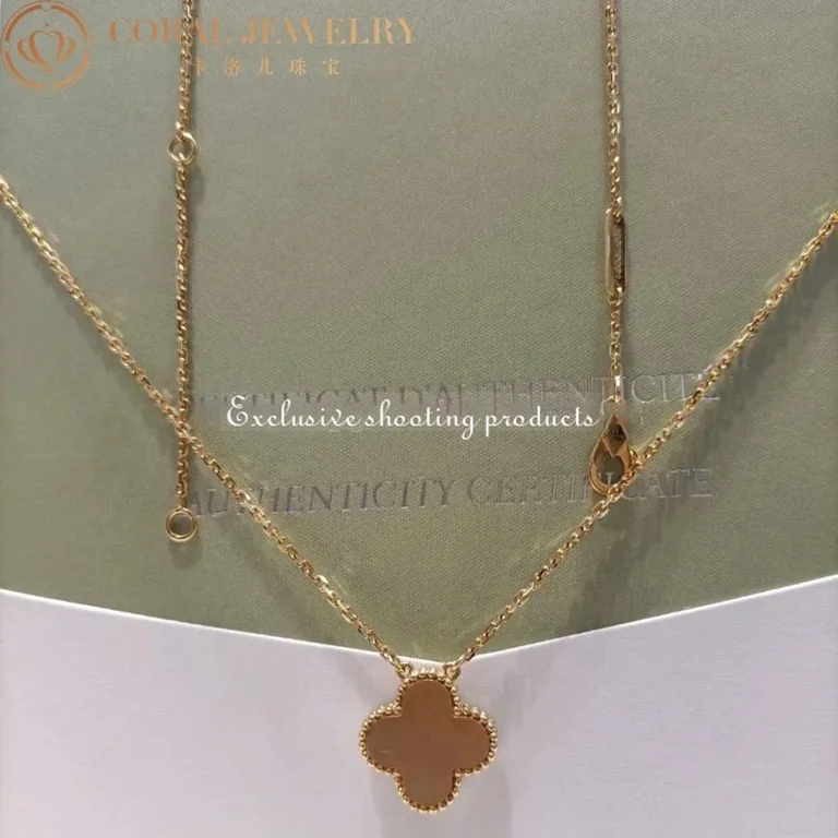 Van Cleef & Arpels Necklace Vintage Alhambra 2019 Holiday Necklace Yellow Gold Blue Agate 5