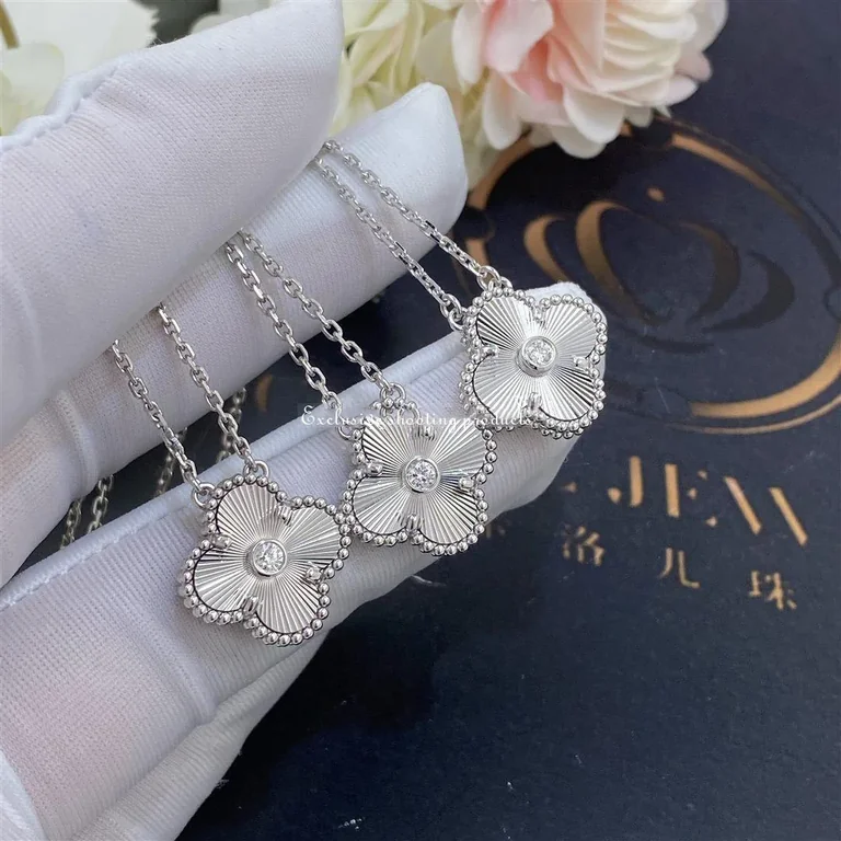 Van Cleef & Arpels VCARP6L800 Vintage Alhambra 2020 Holiday Necklace 7