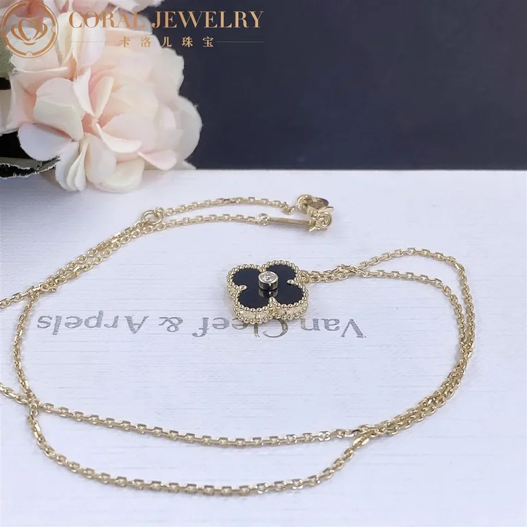 Van Cleef & Arpels Necklace Vintage Alhambra 2005 Holiday Necklace Yellow Gold Onyx Necklace 6