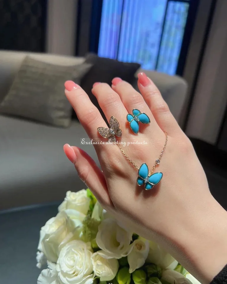 Van Cleef & Arpels VCARP7UP00 Two Butterfly pendant Yellow gold Diamond Turquoise Necklace 10