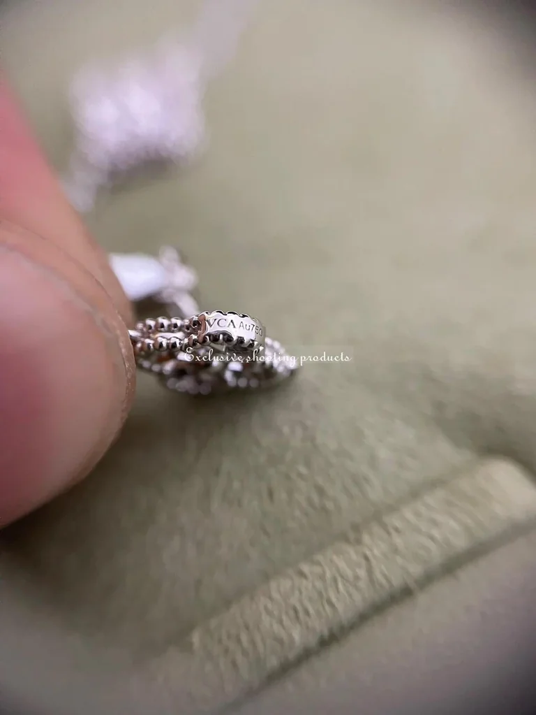 Van Cleef & Arpels VCARO85A00 Sweet Alhambra long necklace 16 motifs White gold Diamond necklace 12