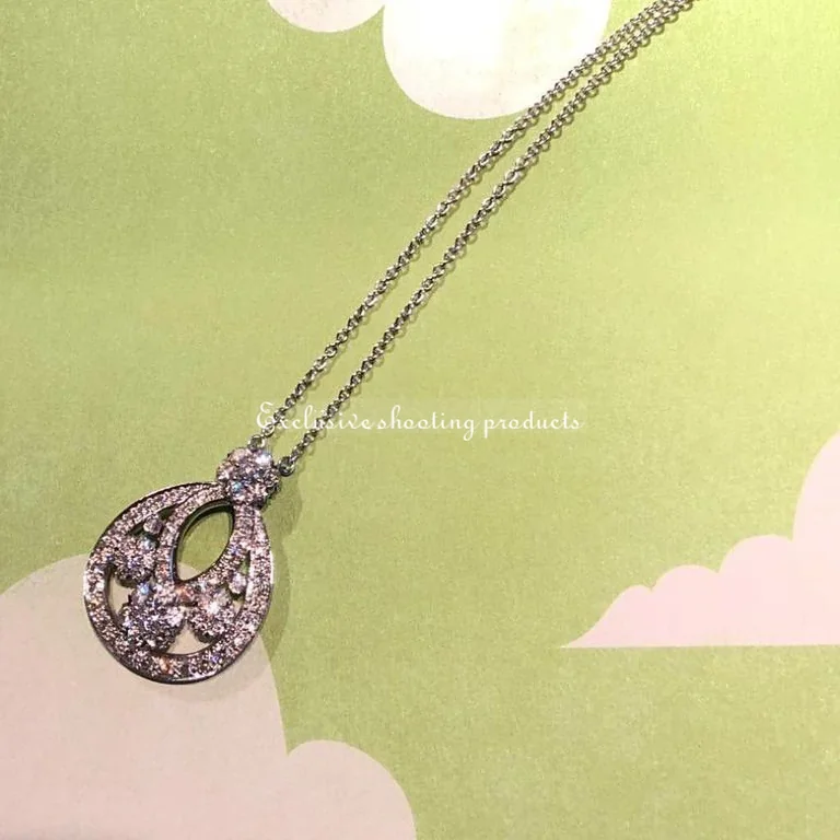 Van Cleef & Arpels VCARO3RN00 Snowflake pendant small model Platinum Diamond Necklace 2