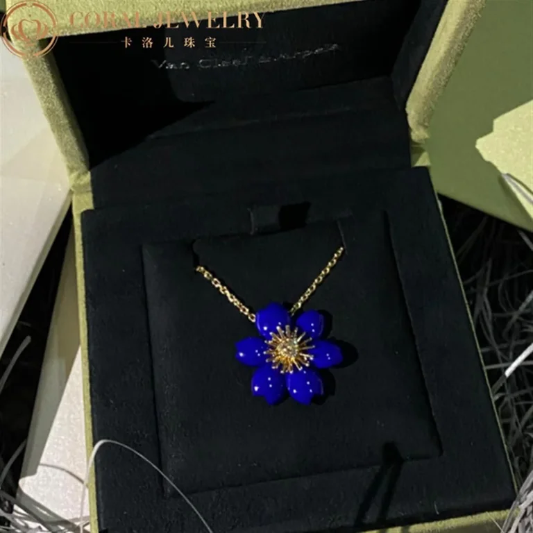 Van Cleef & Arpels VCARP7T200 Rose de Noël pendant mini model Yellow gold Diamond Lapis Lazuli 4