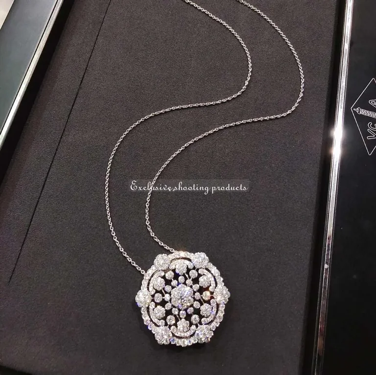 Van Cleef & Arpels VCARP39900 Snowflake clip and pendant Platinum Diamond 2
