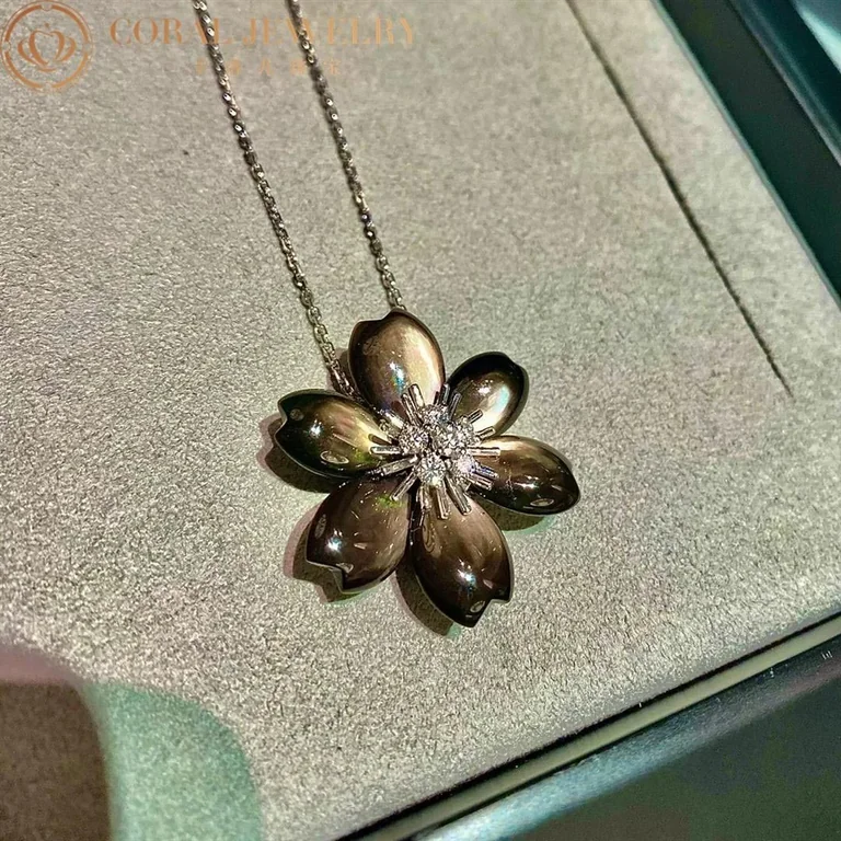 Van Cleef & Arpels VCARD30400 Rose de Noël clip pendant small model White gold Diamond Mother-of-pearl Necklace 6