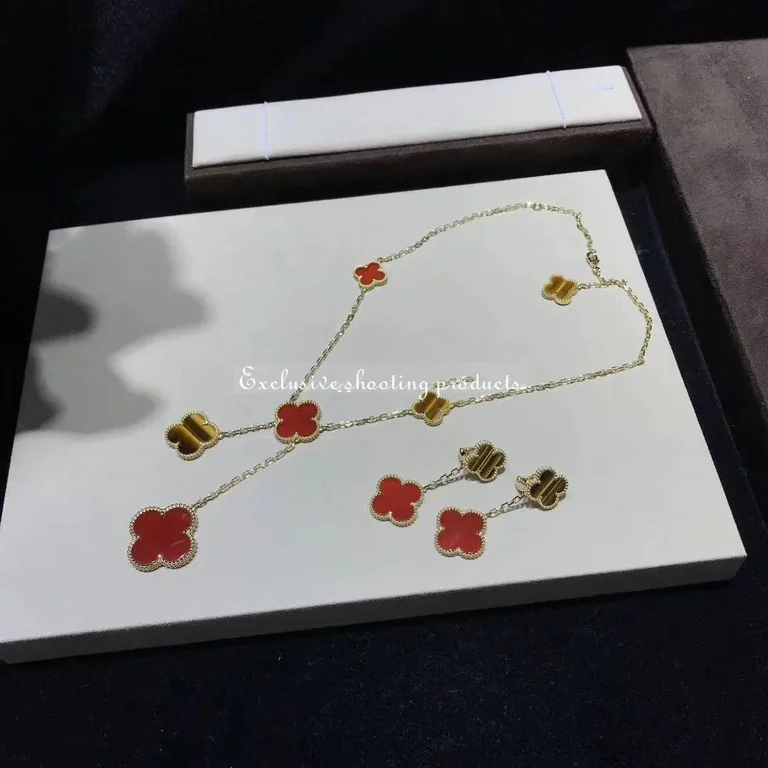 Van Cleef & Arpels VCARN5JP00 Magic Alhambra necklace 6 motifs Yellow gold Carnelian Tiger Eye necklace 10
