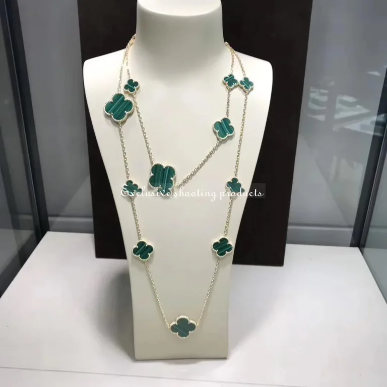 Van Cleef & Arpels VCARO2AF00 Magic Alhambra long necklace 16 motifs Yellow gold Malachite necklace 3