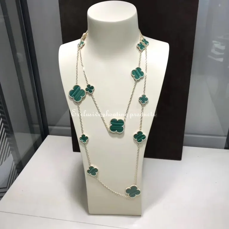 Van Cleef & Arpels VCARO2AF00 Magic Alhambra long necklace 16 motifs Yellow gold Malachite necklace 2