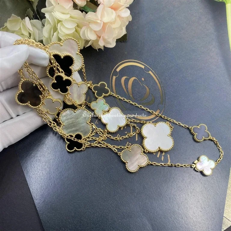 Van Cleef & Arpels VCARD79400 Magic Alhambra Long Necklace 16 Motifs Yellow Gold Mother-of-pearl Onyx Necklace 8