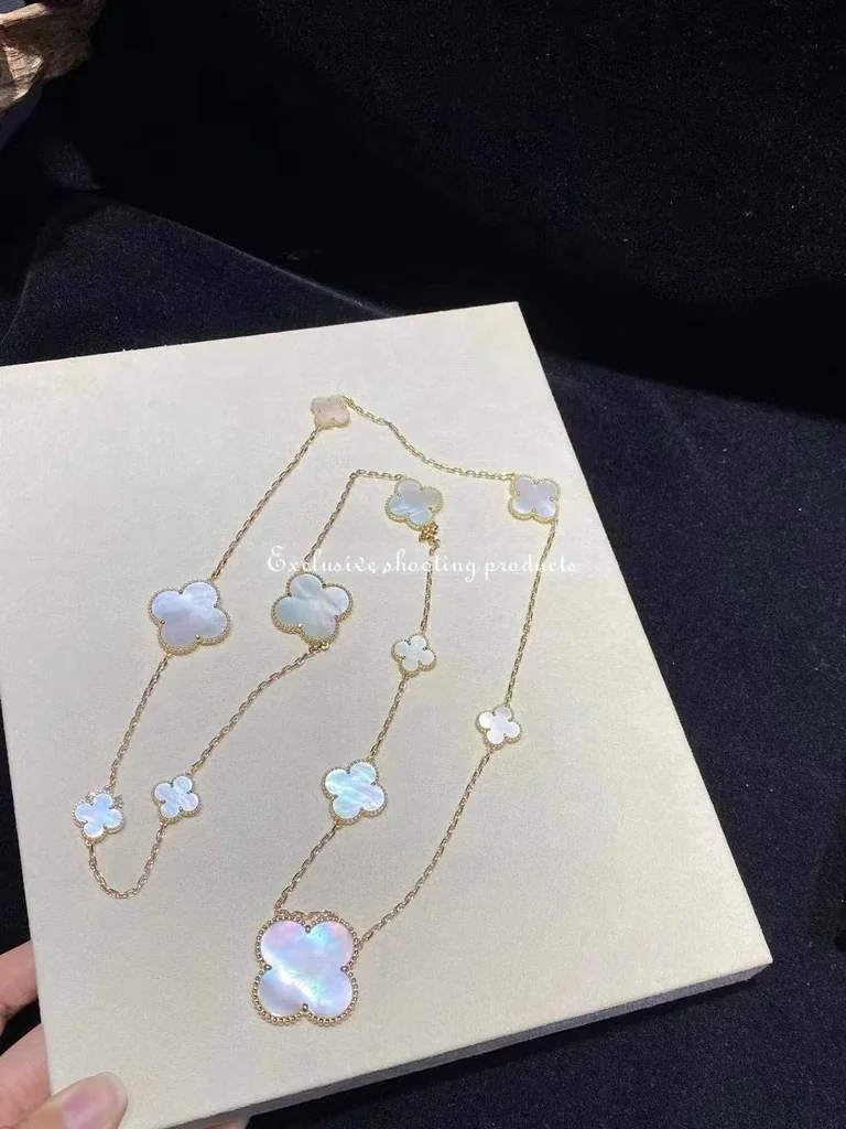 Van Cleef & Arpels VCARD79500 Magic Alhambra long necklace 11 motifs Yellow gold Mother-of-pearl necklace 5