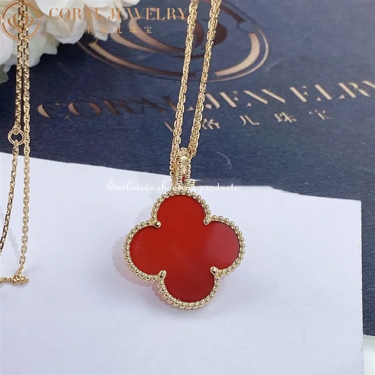 Van Cleef & Arpels VCARO49N00 Magic Alhambra long necklace 1 motif Yellow Gold Carnelian necklace 3