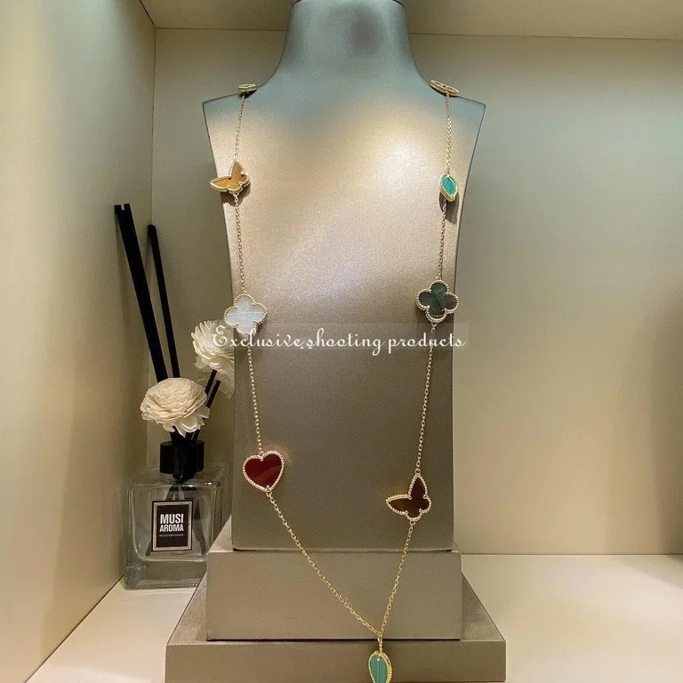 Van Cleef & Arpels VCARD80100 Lucky Alhambra long necklace 12 motifs Yellow gold Carnelian Malachite Mother-of-pearl Tiger Eye 15
