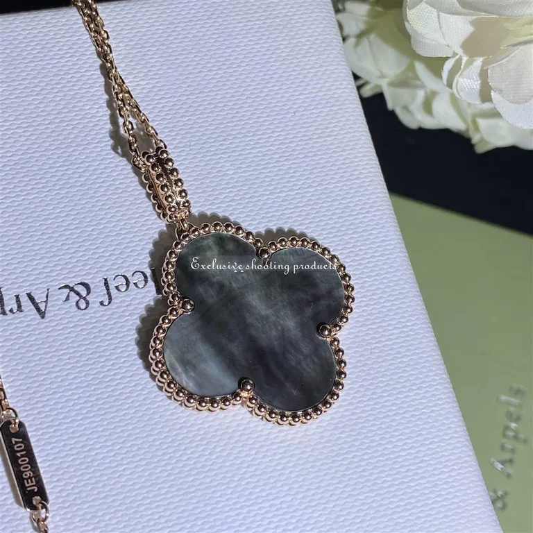 Van Cleef & Arpels VCARP6I200 Magic Alhambra long necklace 1 motif Rose gold Mother-of-pearl necklace 3