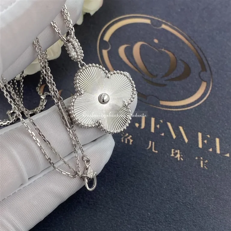 Van Cleef & Arpels VCARP4KO00-WG Magic Alhambra long necklace 1 motif white gold necklace 4
