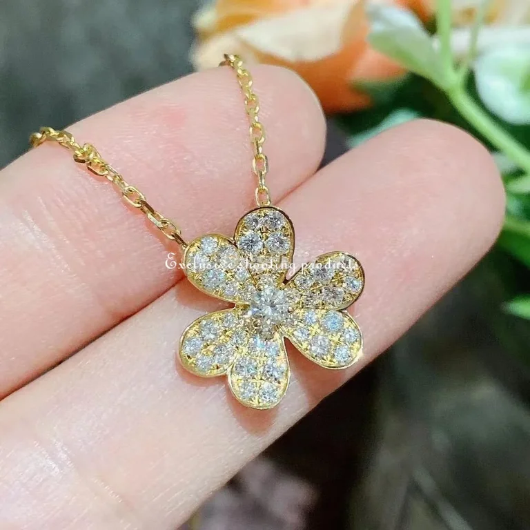 Van Cleef & Arpels VCARP2V100 Frivole pendant small model Yellow gold Diamond Necklace 8