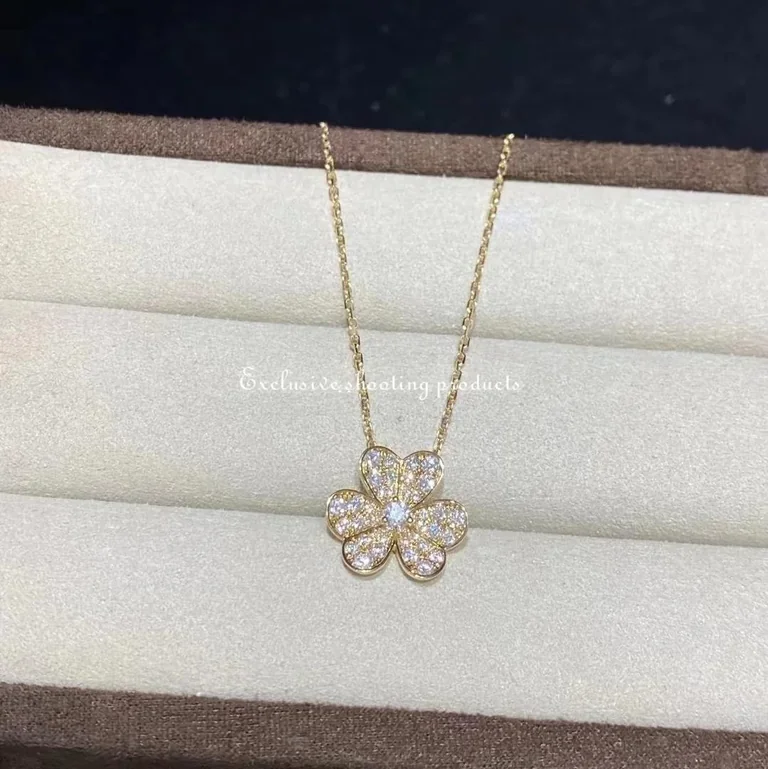 Van Cleef & Arpels VCARP2V100 Frivole pendant small model Yellow gold Diamond Necklace 7