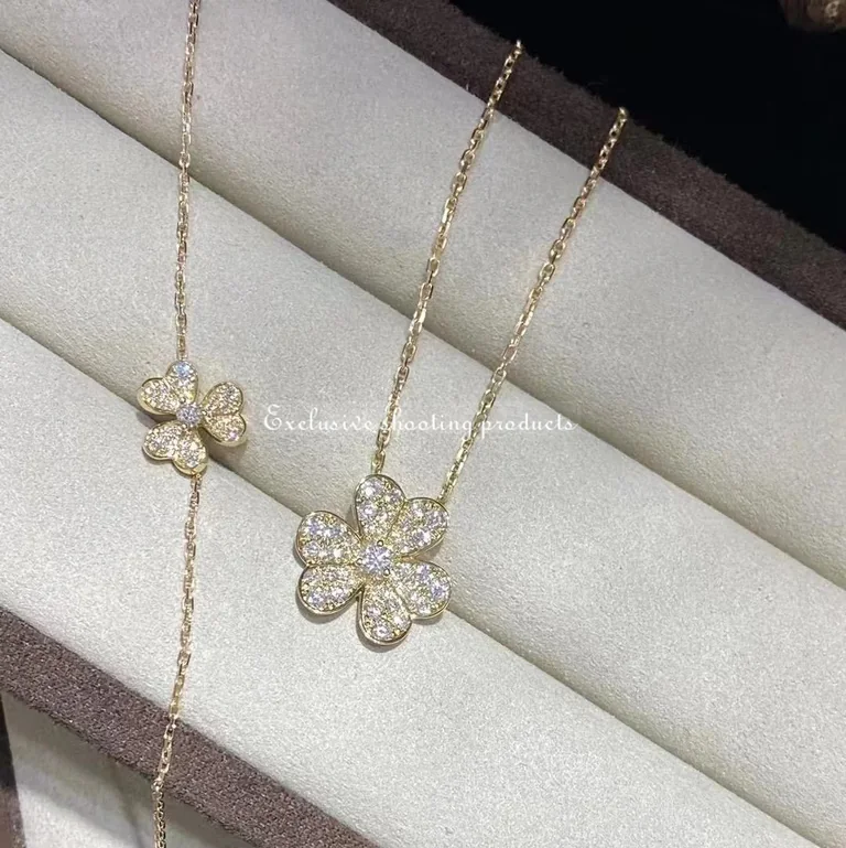 Van Cleef & Arpels VCARP2V100 Frivole pendant small model Yellow gold Diamond Necklace 4