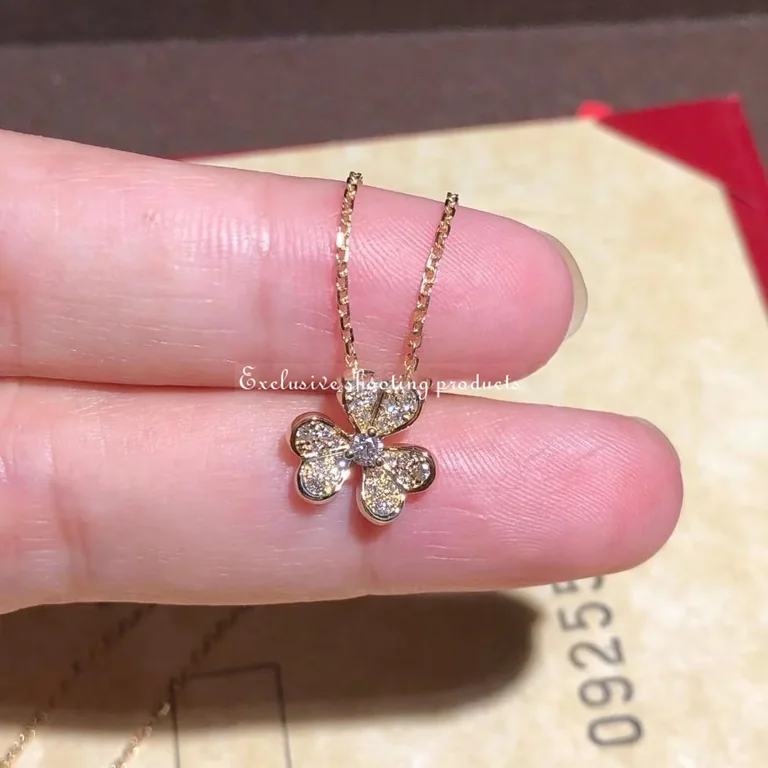 Van Cleef & Arpels VCARP24000 Frivole pendant mini model Yellow gold Diamond Necklace 7