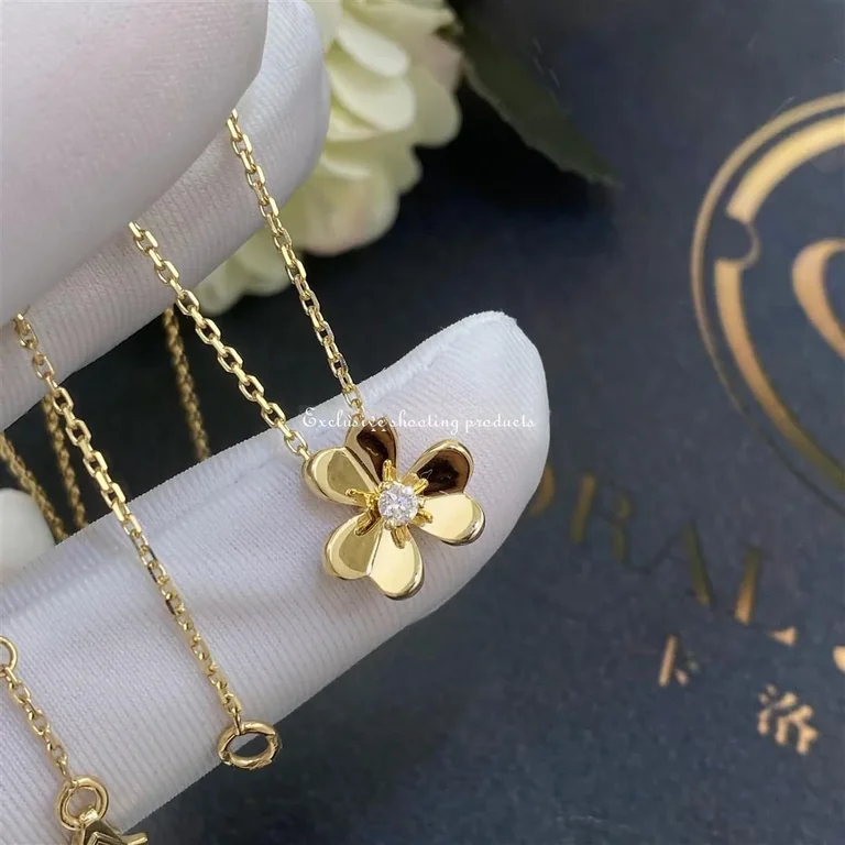 Van Cleef & Arpels VCARP0J100 Frivole pendant mini model Yellow gold Diamond Necklace 12