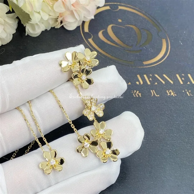Van Cleef & Arpels VCARP0J100 Frivole pendant mini model Yellow gold Diamond Necklace 8