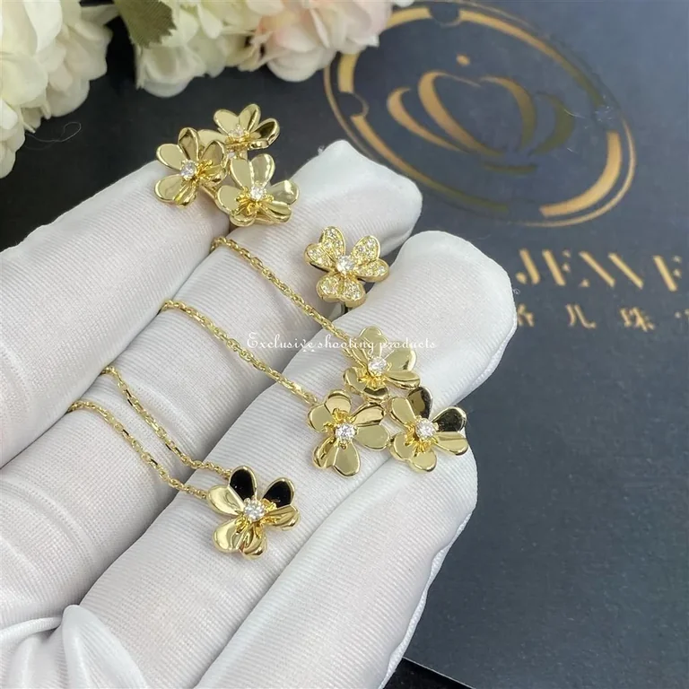 Van Cleef & Arpels VCARP0J100 Frivole pendant mini model Yellow gold Diamond Necklace 6