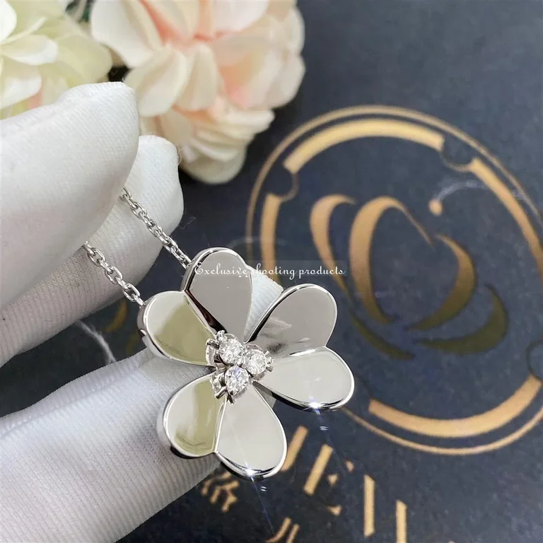 Van Cleef & Arpels VCARD25300 Frivole pendant large model White gold Diamond Necklace 7