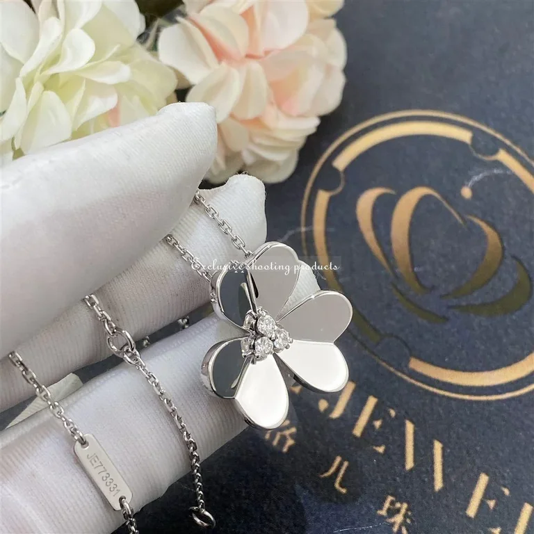 Van Cleef & Arpels VCARD25300 Frivole pendant large model White gold Diamond Necklace 4