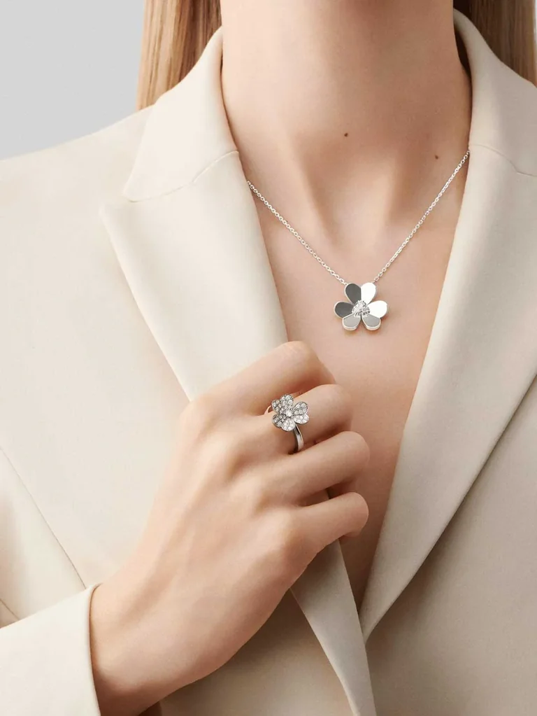 Van Cleef & Arpels VCARD25300 Frivole pendant large model White gold Diamond Necklace 3