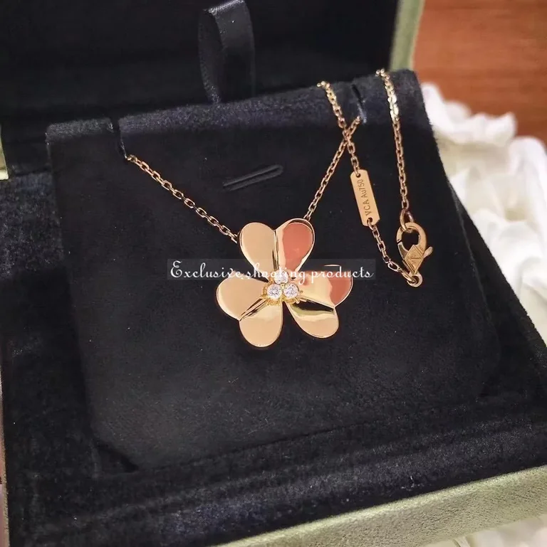 Van Cleef & Arpels VCARC96800 Frivole pendant large model Yellow gold Diamond Necklace 5
