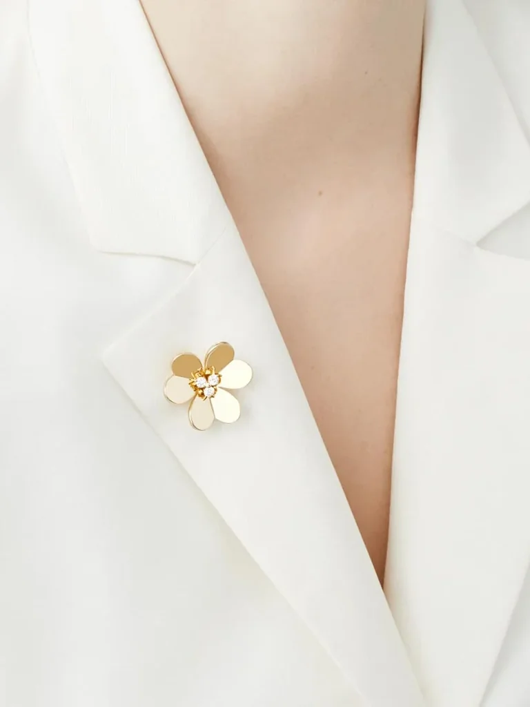 Van Cleef & Arpels VCARP2DW00 Frivole clip pendant very large model Yellow gold Diamond Necklace 5