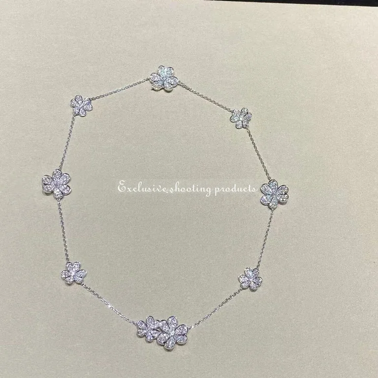 Van Cleef & Arpels VCARN25400 Frivole necklace 9 flowers White gold Diamond necklace 3