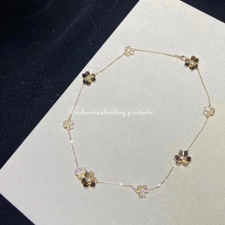 Van Cleef & Arpels VCARP3W600 Frivole necklace 9 flowers Yellow gold necklace Diamond 15
