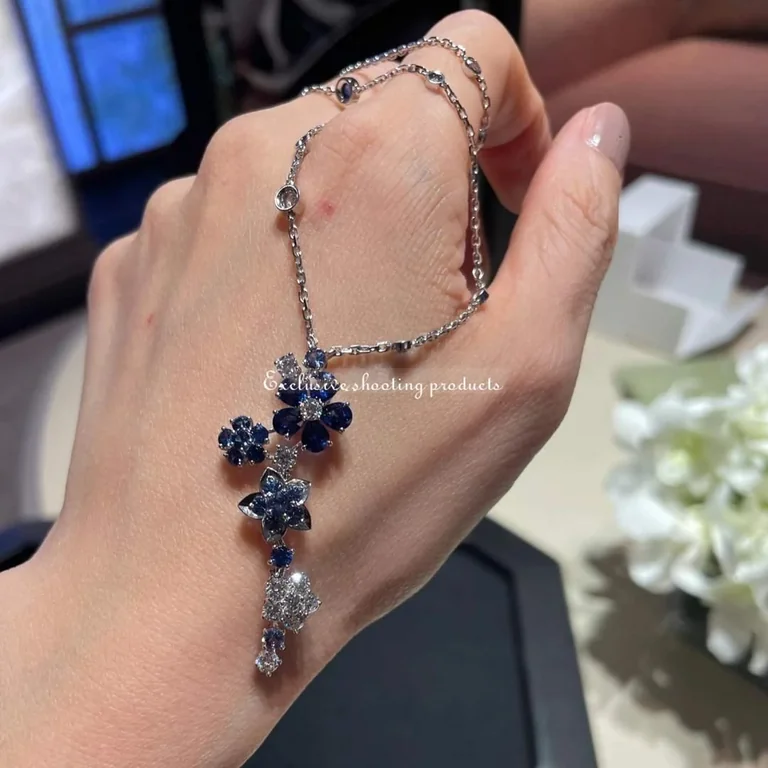 Van Cleef & Arpels VCARP05J00 Folie des Prés pendant White gold Diamond Sapphire Necklace 8