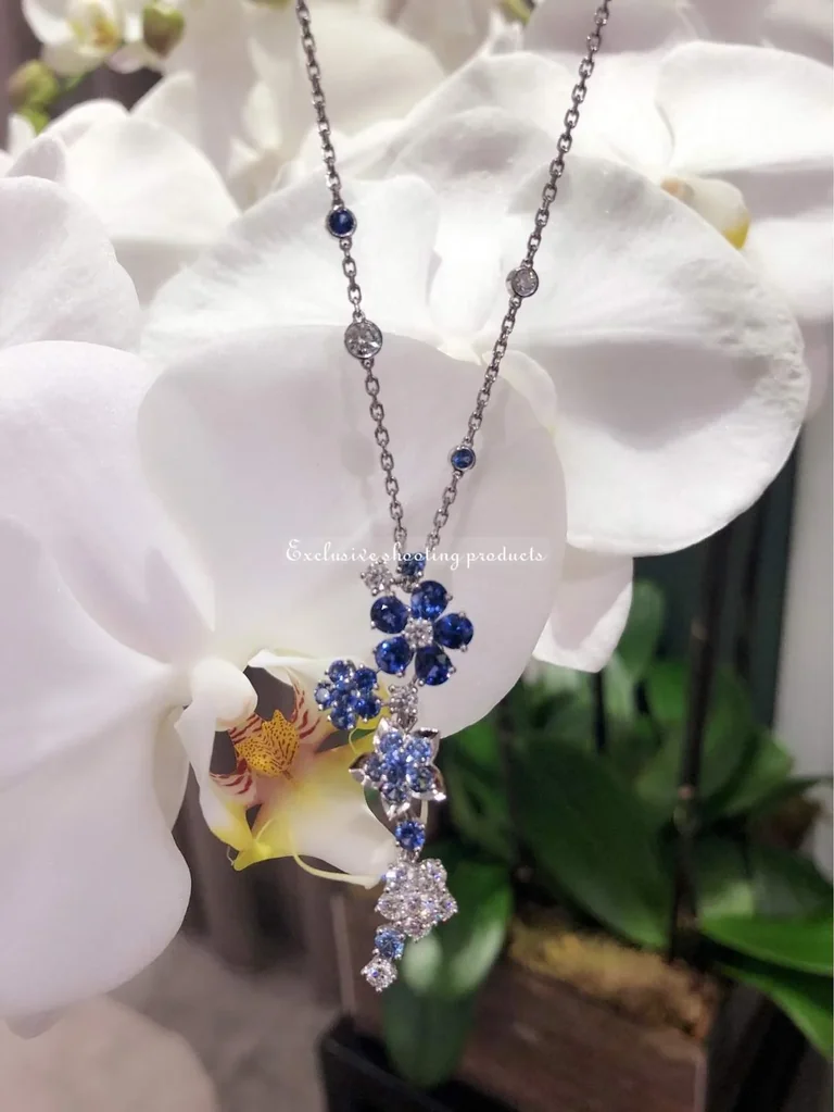 Van Cleef & Arpels VCARP05J00 Folie des Prés pendant White gold Diamond Sapphire Necklace 7