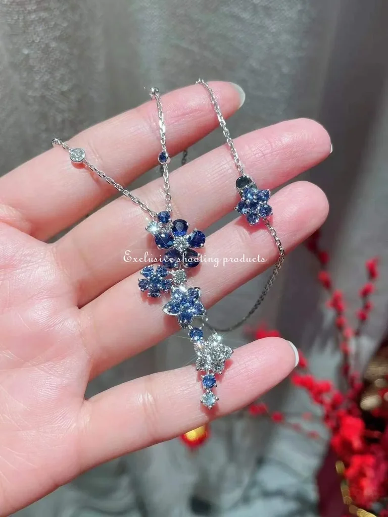 Van Cleef & Arpels VCARP05J00 Folie des Prés pendant White gold Diamond Sapphire Necklace 4