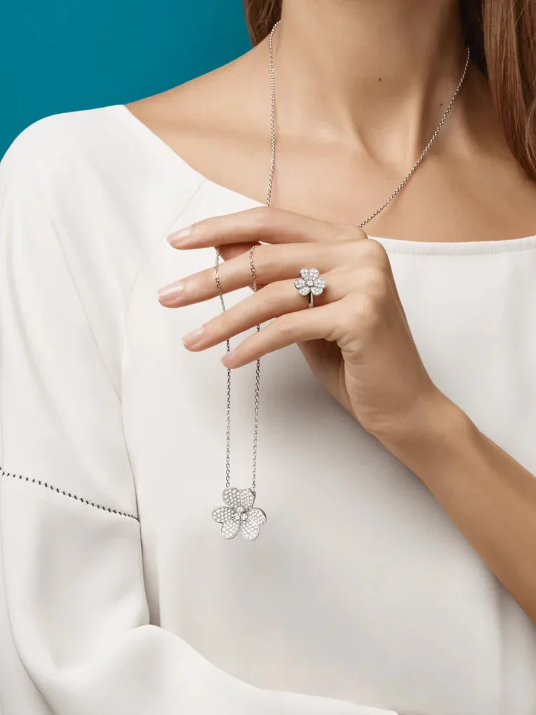 Van Cleef & Arpels VCARP6L600 Frivole clip pendant very large model White gold Diamond Necklace 8