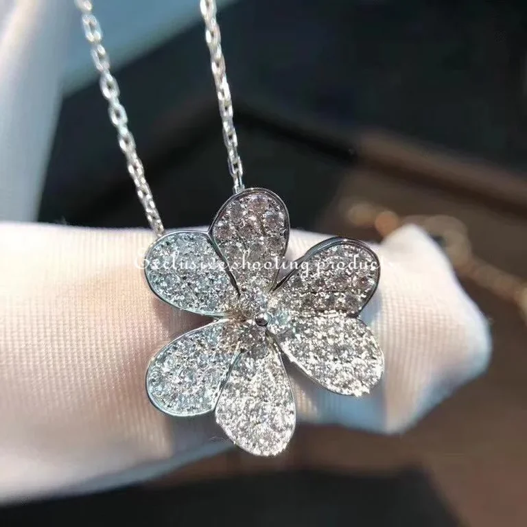 Van Cleef & Arpels VCARP6L600 Frivole clip pendant very large model White gold Diamond Necklace 7