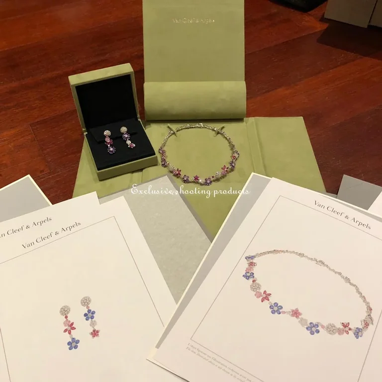 Van Cleef & Arpels Folie des Prés VCARP05F00 necklace White gold Diamond Sapphire VCARP05F00 4