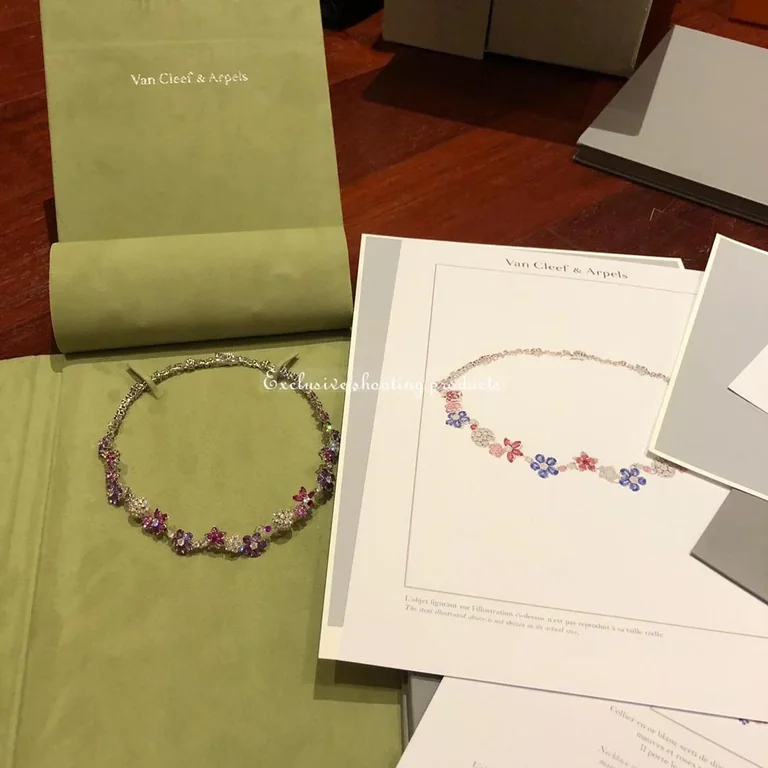 Van Cleef & Arpels Folie des Prés VCARP05F00 necklace White gold Diamond Sapphire VCARP05F00 2