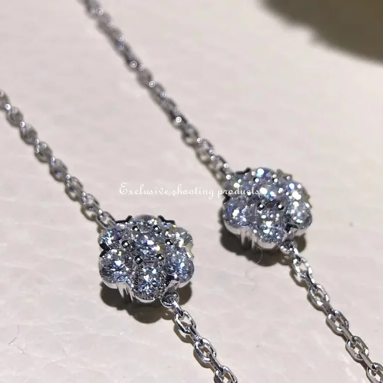 Van Cleef & Arpels VCARA47600 Fleurette necklace 5 flowers large model White gold Diamond 6