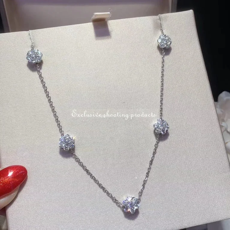 Van Cleef & Arpels VCARA47600 Fleurette necklace 5 flowers large model White gold Diamond 2