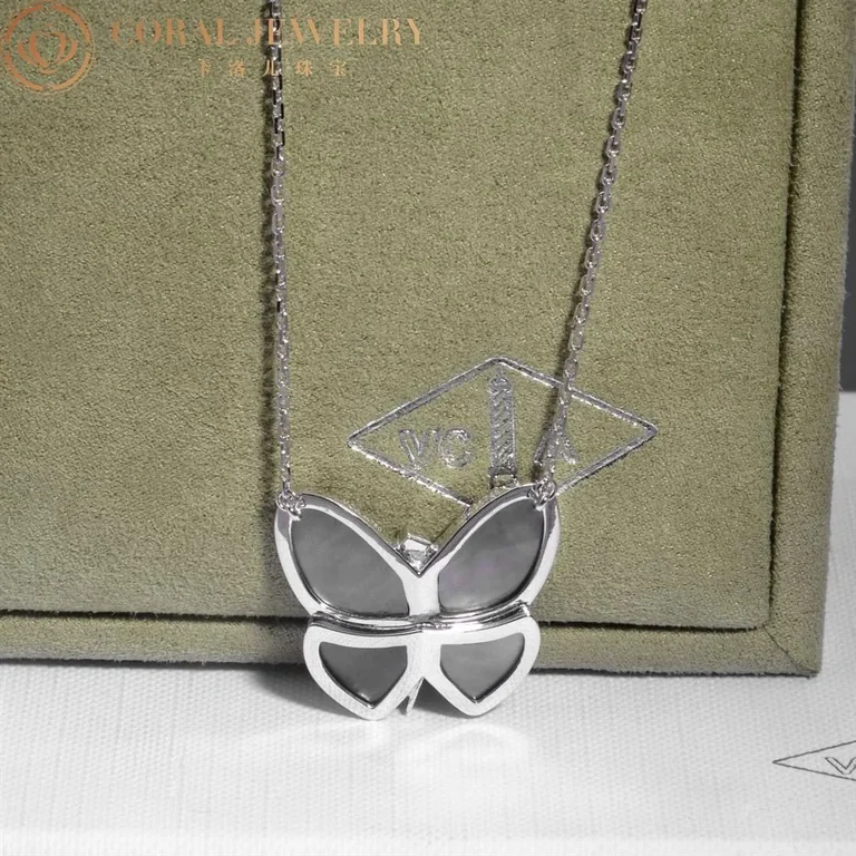 Van Cleef & Arpels VCARA63700 Pendant Butterfly Papillon Diamond and Mother-of-Pearl Necklace 3