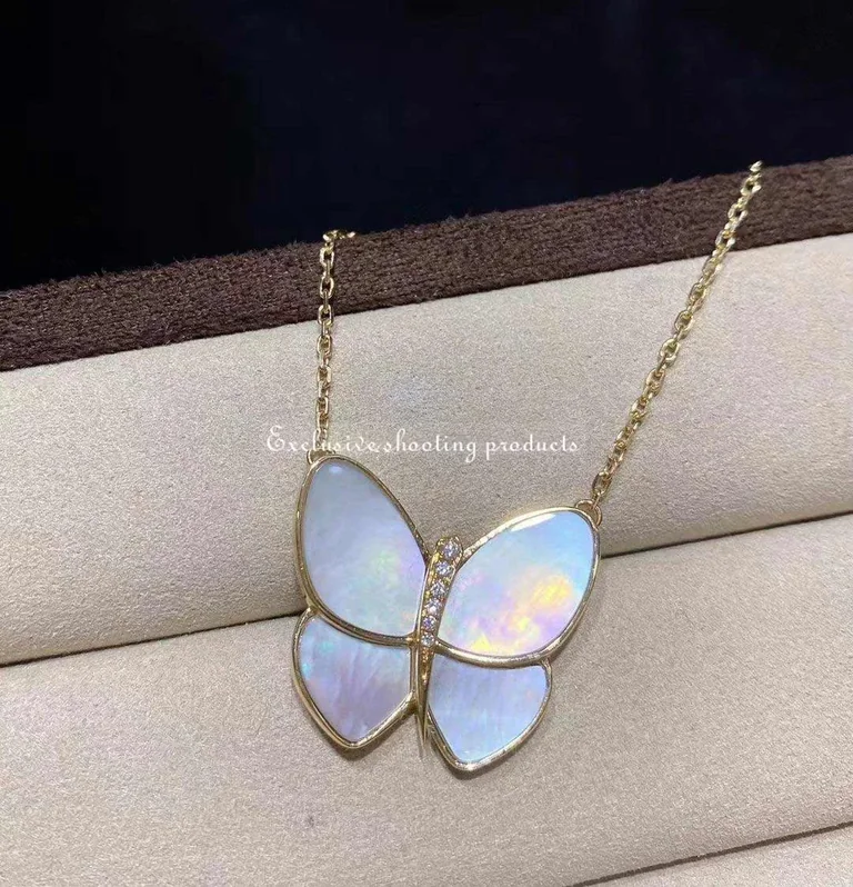 Van Cleef & Arpels VCARA63400 Butterfly Mother-of-pearl Pendant 3