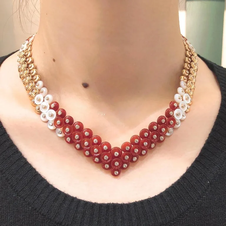 Van Cleef & Arpels VCARO7GI00 Bouton d?or necklace Rose gold Carnelian Diamond Mother-of-pearl necklace 8